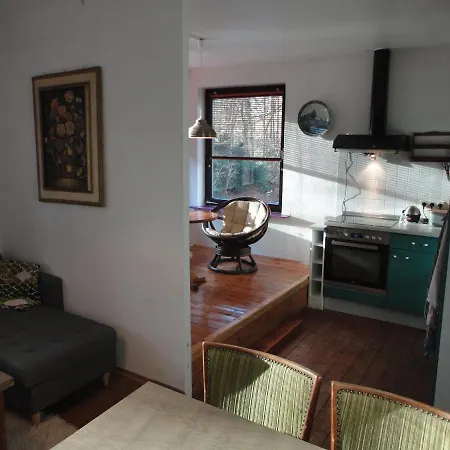 Sonnige Etagenwohnung Im Waldgebiet Appartamento