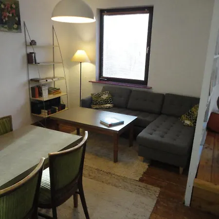 Sonnige Etagenwohnung Im Waldgebiet Appartamento